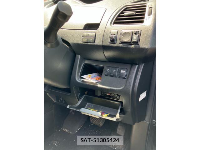 Nissan SERENA 2011-12 7224630-14
