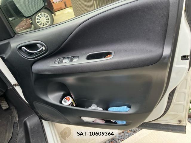 Nissan SERENA 2012-03 7224631-11