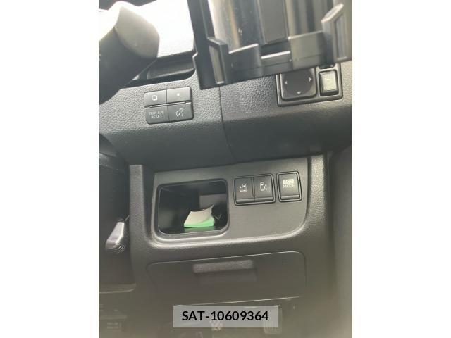 Nissan SERENA 2012-03 7224631-14