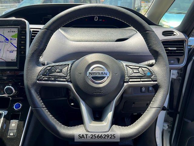 Nissan SERENA 2022-09 7224712-13