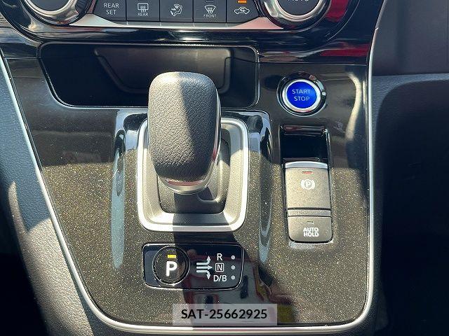 Nissan SERENA 2022-09 7224712-19