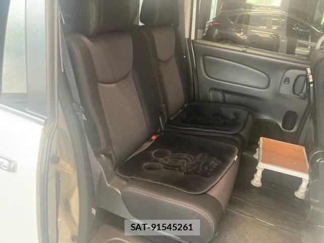 Nissan SERENA 2011-11 7224623-9