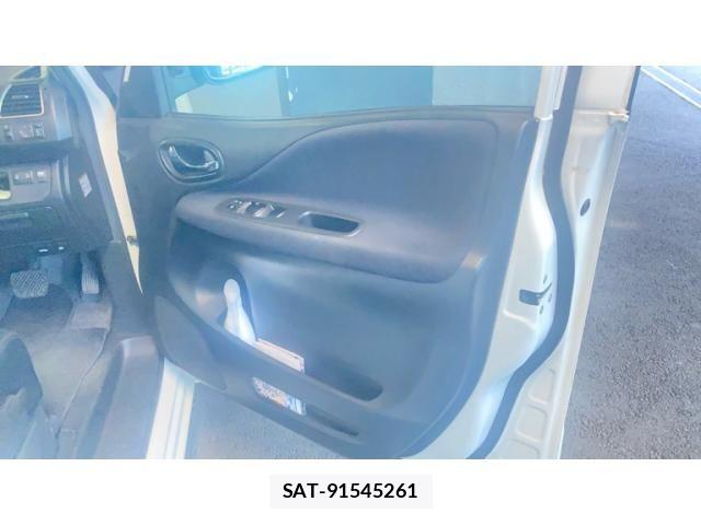 Nissan SERENA 2011-11 7224623-12