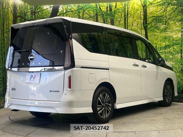 Nissan SERENA 2024-08 7224742-18
