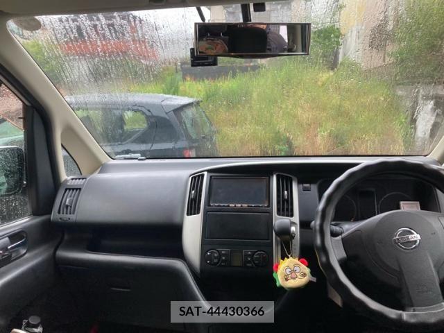 Nissan SERENA 2010-05 7224616-13