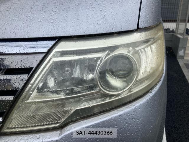 Nissan SERENA 2010-05 7224616-3