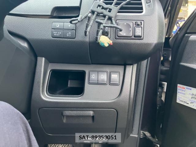 Nissan SERENA 2012-01 7224629-18
