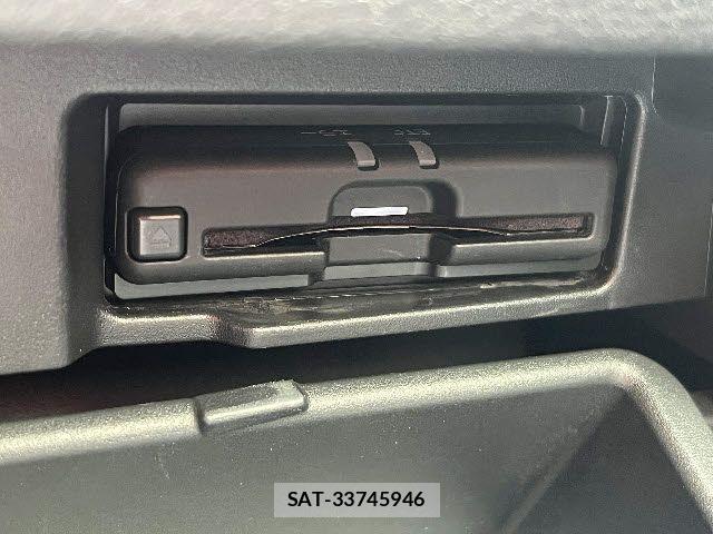 Nissan SERENA 2022-07 7224714-15