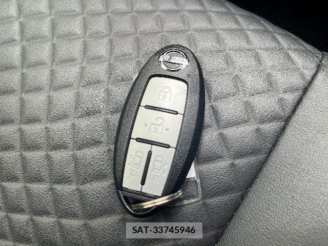 Nissan SERENA 2022-07 7224714-25
