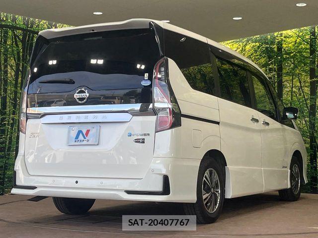 Nissan SERENA 2021-09 7215908-17