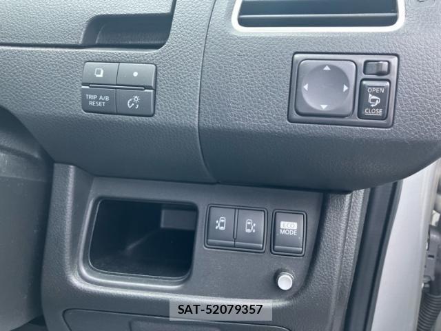 Nissan SERENA 2011-09 7224624-16