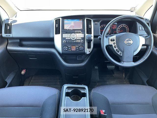 Nissan SERENA 2010-05 7224614-1