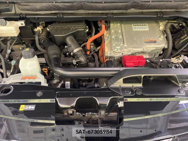 Nissan SERENA 2021-09 7224692-18