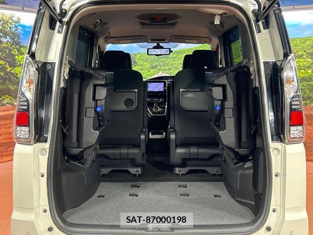 Nissan SERENA 2018-03 7224643-10