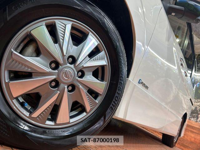 Nissan SERENA 2018-03 7224643-13
