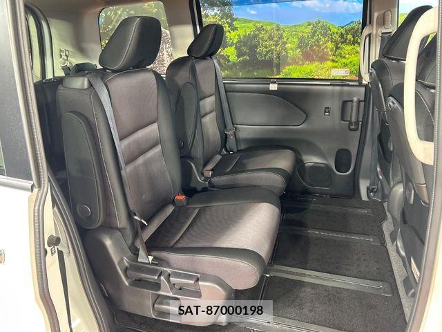 Nissan SERENA 2018-03 7224643-8