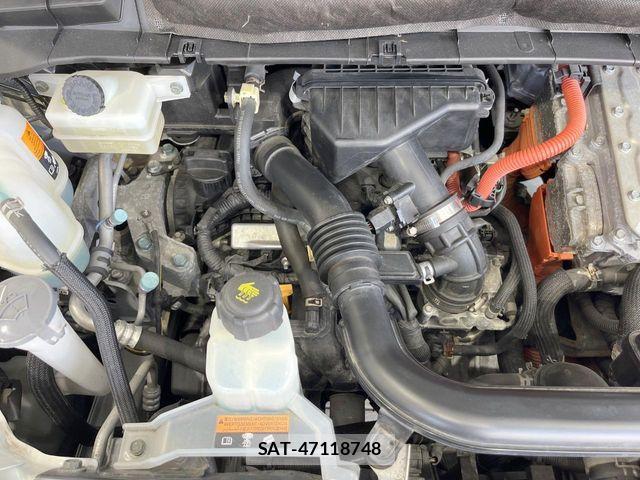 Nissan SERENA 2018-03 7224641-17