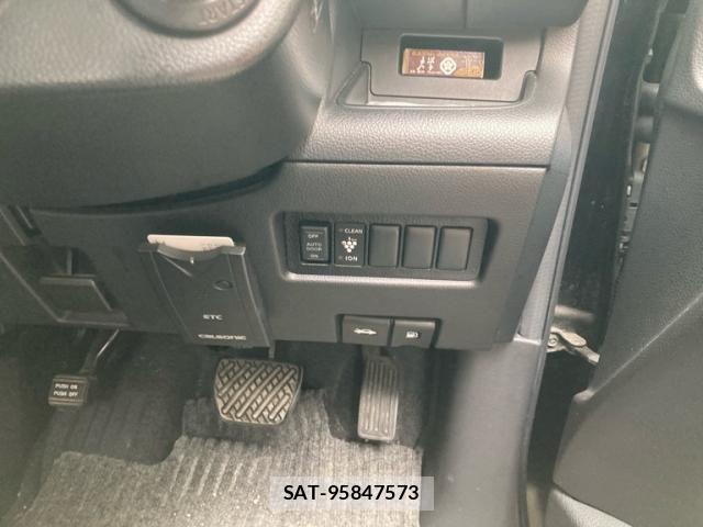 Nissan SERENA 2010-02 7224610-9