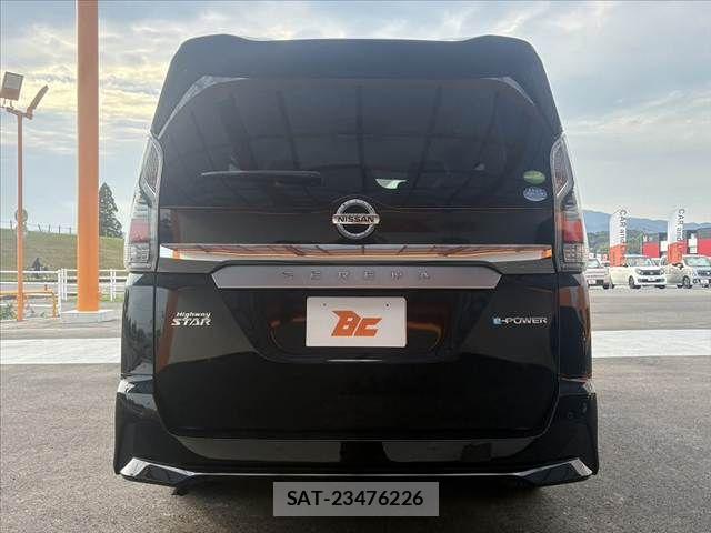 Nissan SERENA 2018-12 7224646-13