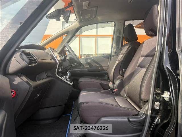 Nissan SERENA 2018-12 7224646-16