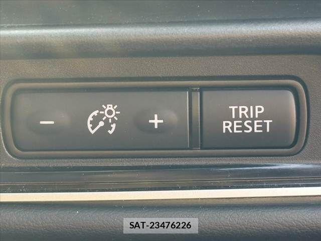 Nissan SERENA 2018-12 7224646-24