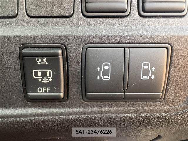Nissan SERENA 2018-12 7224646-25