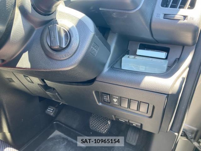 Nissan SERENA 2010-08 7252237-13