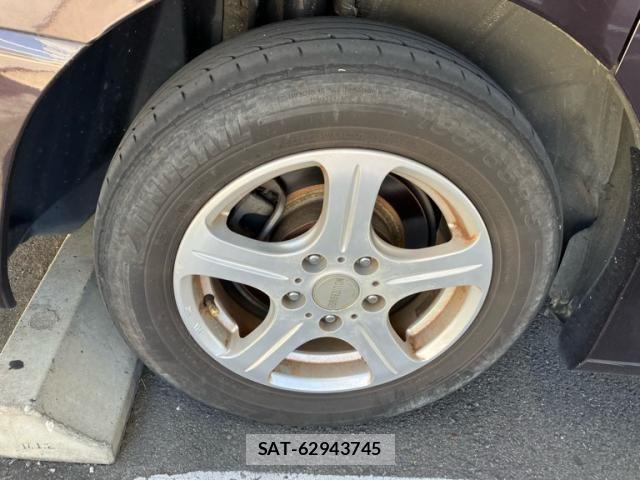 Nissan SERENA 2011-08 7252241-11