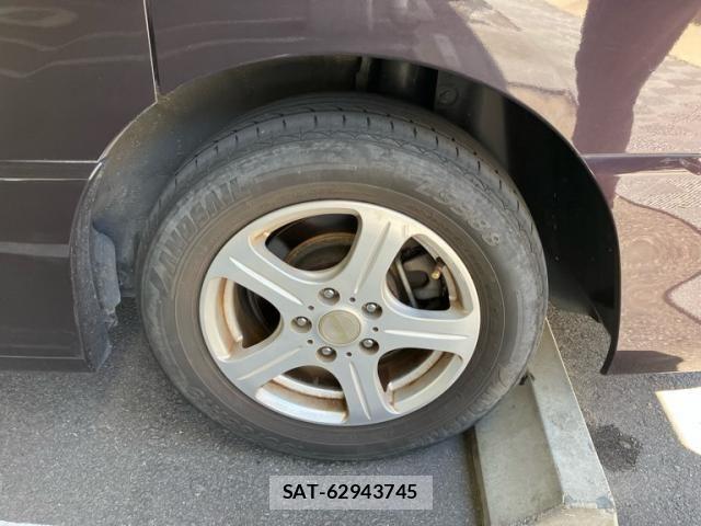 Nissan SERENA 2011-08 7252241-12