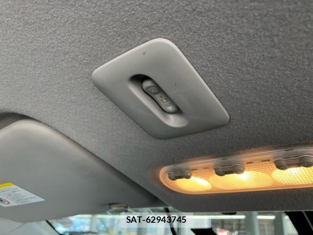 Nissan SERENA 2011-08 7252241-21
