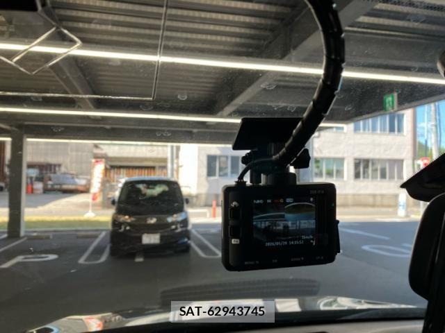 Nissan SERENA 2011-08 7252241-29