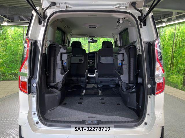Nissan SERENA 2021-11 7252221-9