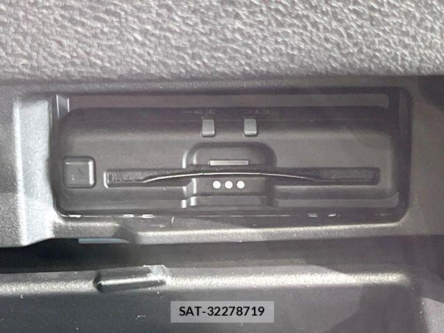 Nissan SERENA 2021-11 7252221-5