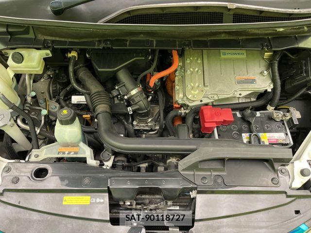 Nissan SERENA 2018-02 7252224-18