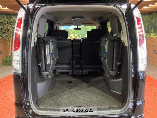 Nissan SERENA 2012-08 7252234-10