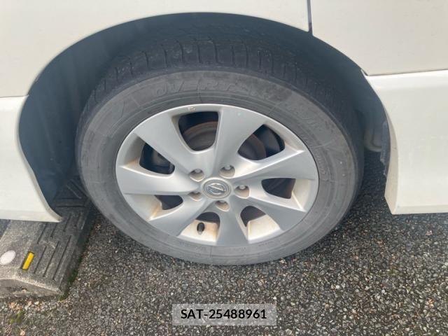 Nissan SERENA 2011-05 7252239-5