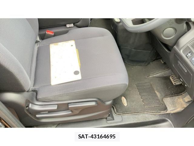 Nissan SERENA 2016-10 7250533-13