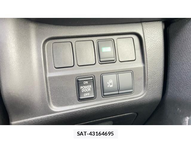 Nissan SERENA 2016-10 7250533-20