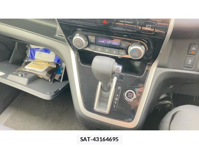 Nissan SERENA 2016-10 7250533-24