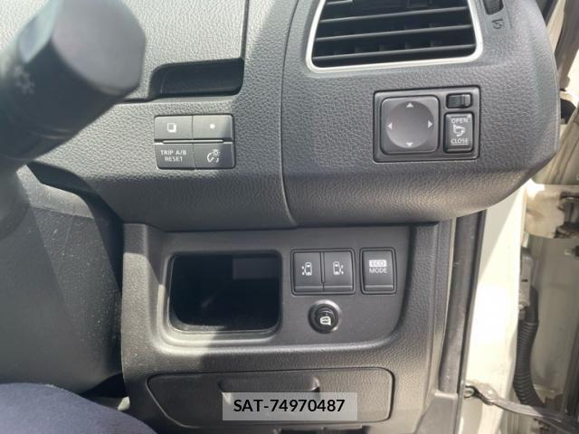 Nissan SERENA 2011-06 7252242-21