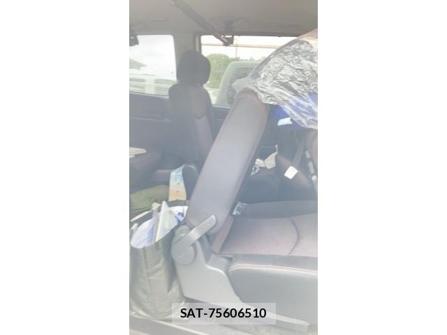 Nissan SERENA 2011-11 7252243-9
