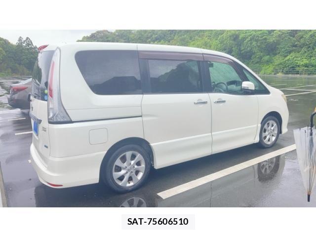 Nissan SERENA 2011-11 7252243-2