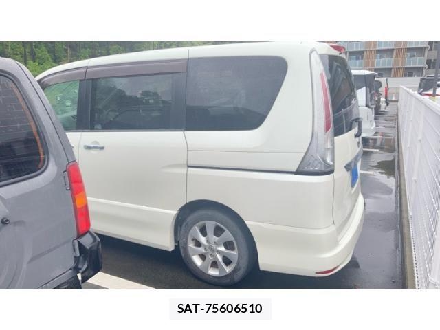 Nissan SERENA 2011-11 7252243-3