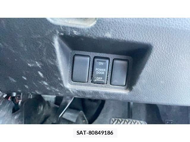 Nissan SERENA 2011-12 7252238-17