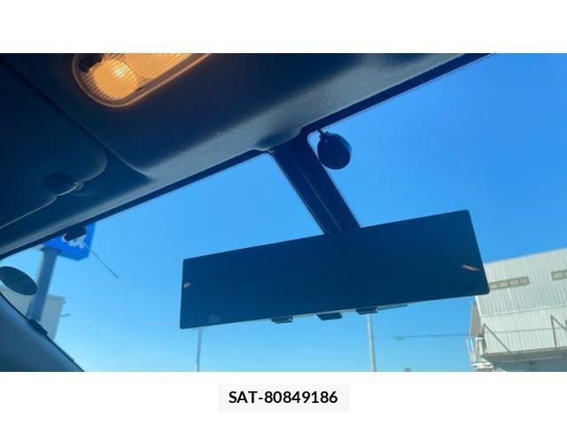 Nissan SERENA 2011-12 7252238-21