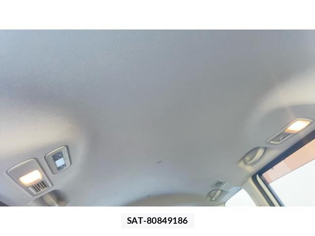 Nissan SERENA 2011-12 7252238-23