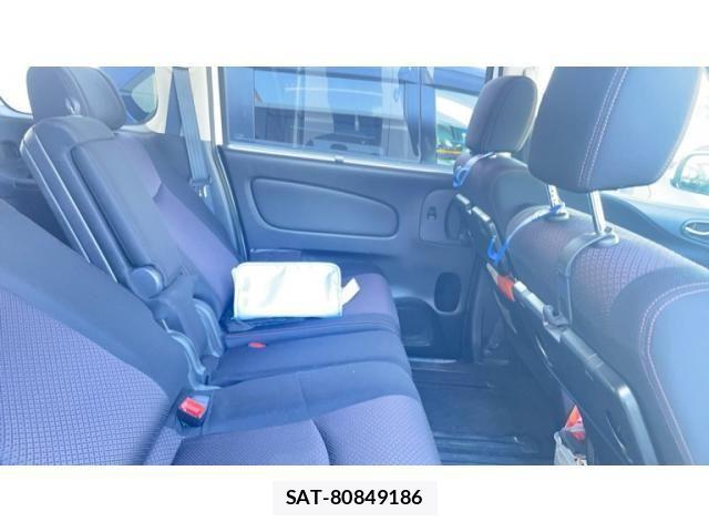 Nissan SERENA 2011-12 7252238-24
