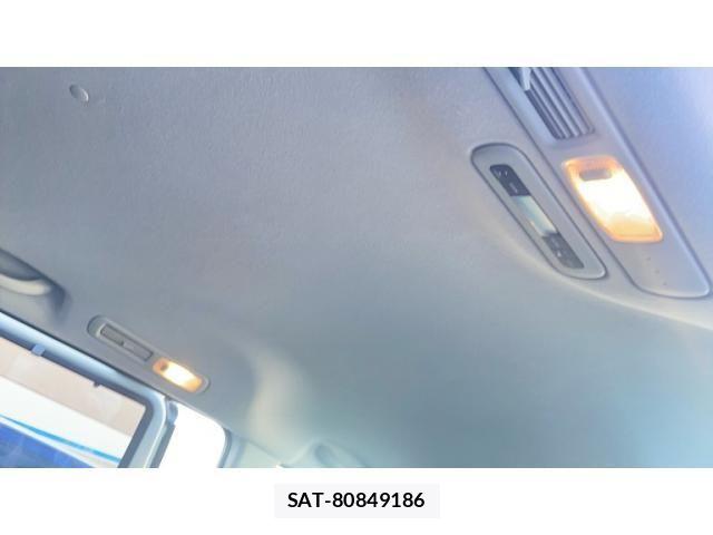 Nissan SERENA 2011-12 7252238-25