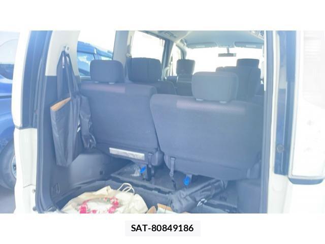 Nissan SERENA 2011-12 7252238-29