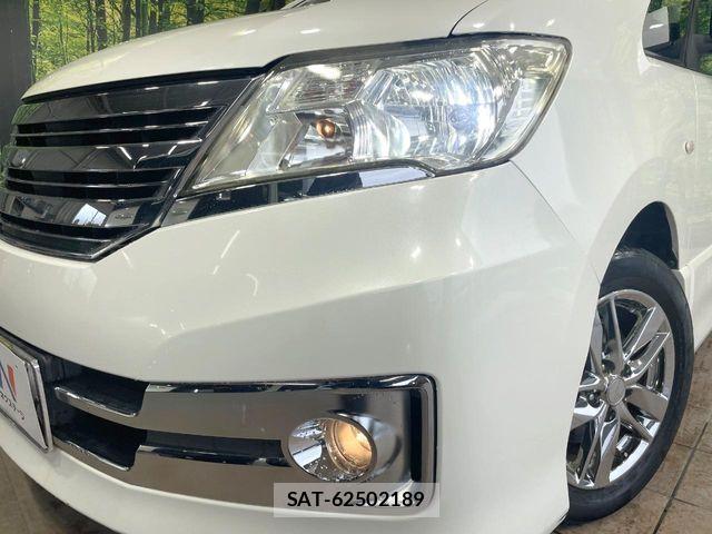 Nissan SERENA 2011-06 7272901-12